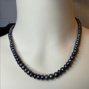 Gorgeous Peacock Pearl Necklace 18”